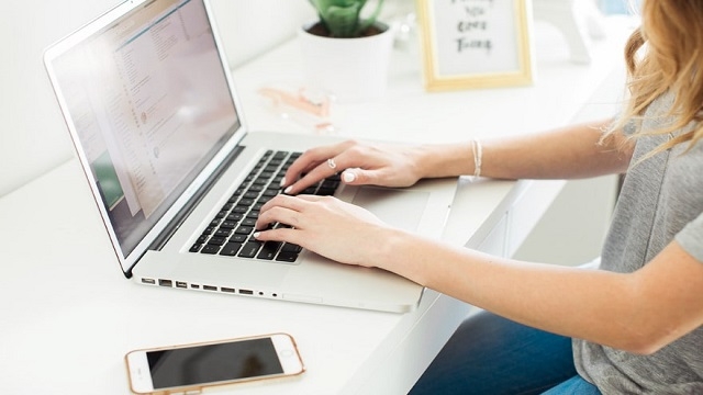 محتوای شمارو باسرعت و دقت بالا تایپ کنم