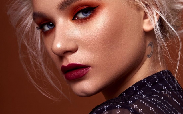 روتوش تخصصی دقیق انجام بدم